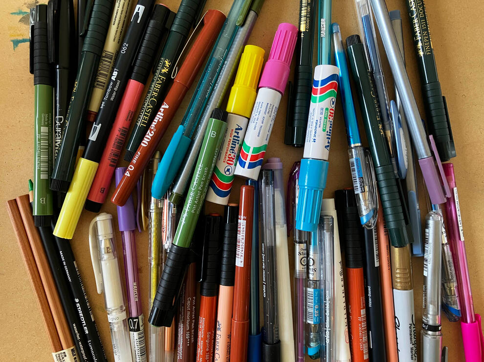 a whole lotta pens n stuff!!